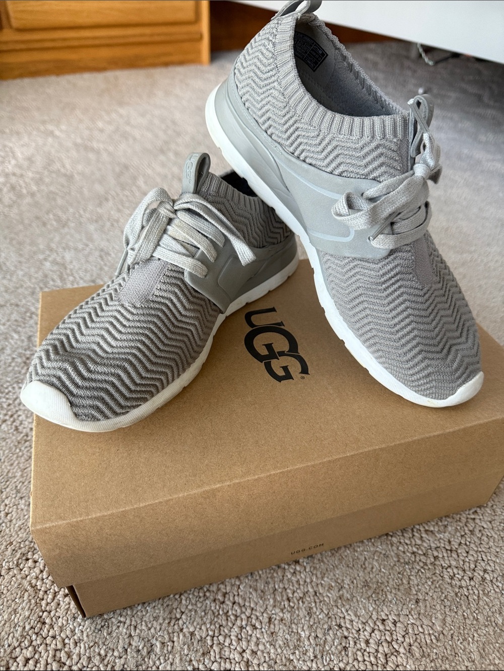 UGG Willows Light Gray Knit Slip-On Sneakers